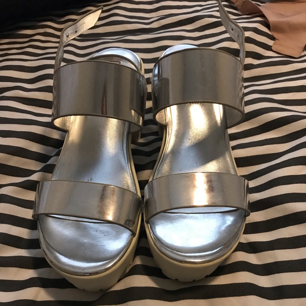 Steve Madden silver metallic platform sandals!
